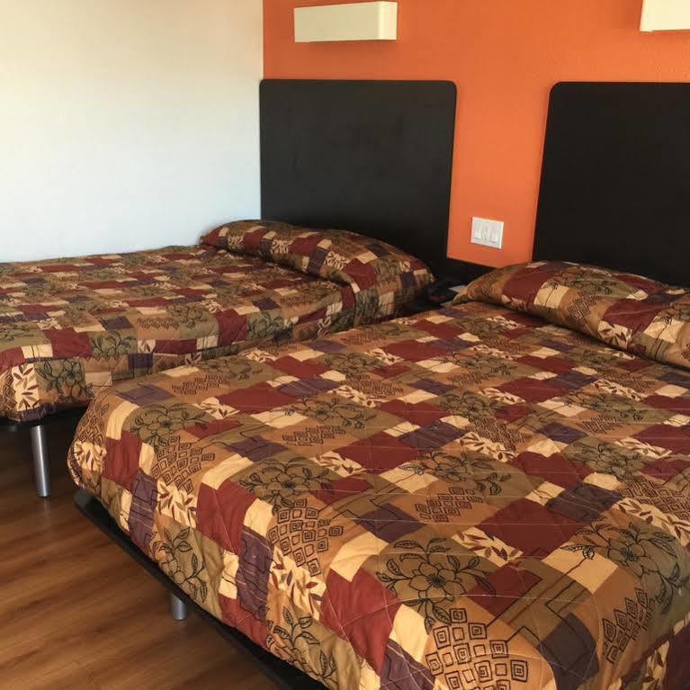 贝克斯菲尔德6号汽车旅馆 外观 照片